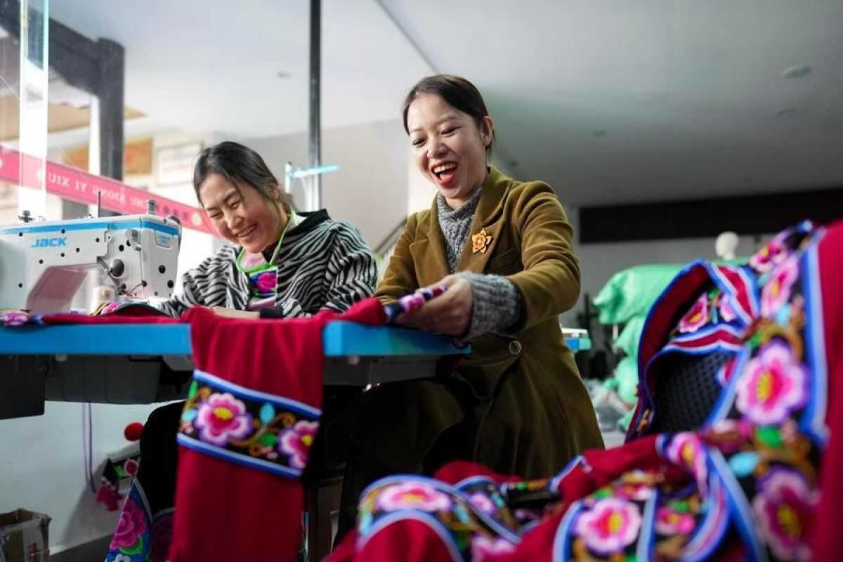A Modern Touch Brings Ancient Yi Ethnic Embroidery to the Global Stage