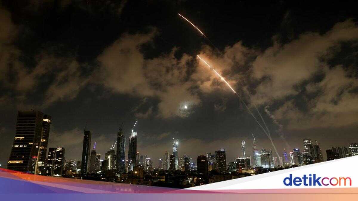 Attacks from Iran and Lebanon Trigger Blaring Sirens Across Israel