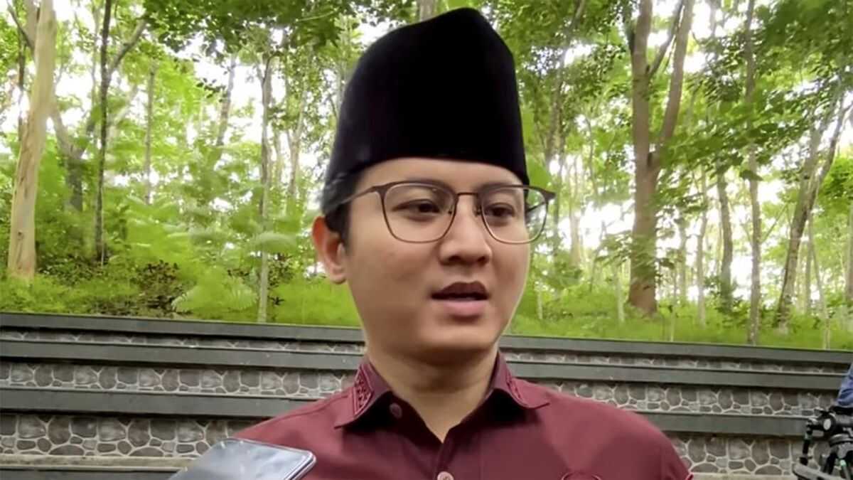 Trenggalek Regent Detained After Umrah as Middle East Conflict Impacts Flights