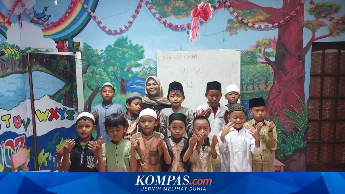 Manggarai Gen Z Serve at the Mosque, Dispelling the Stigma of Individualistic Youth