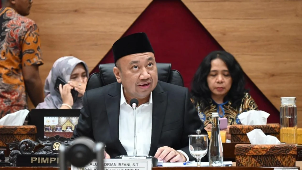DPR Urges Government to Help Pay Salaries of Part-Time PPPK Teachers as Delays Persist