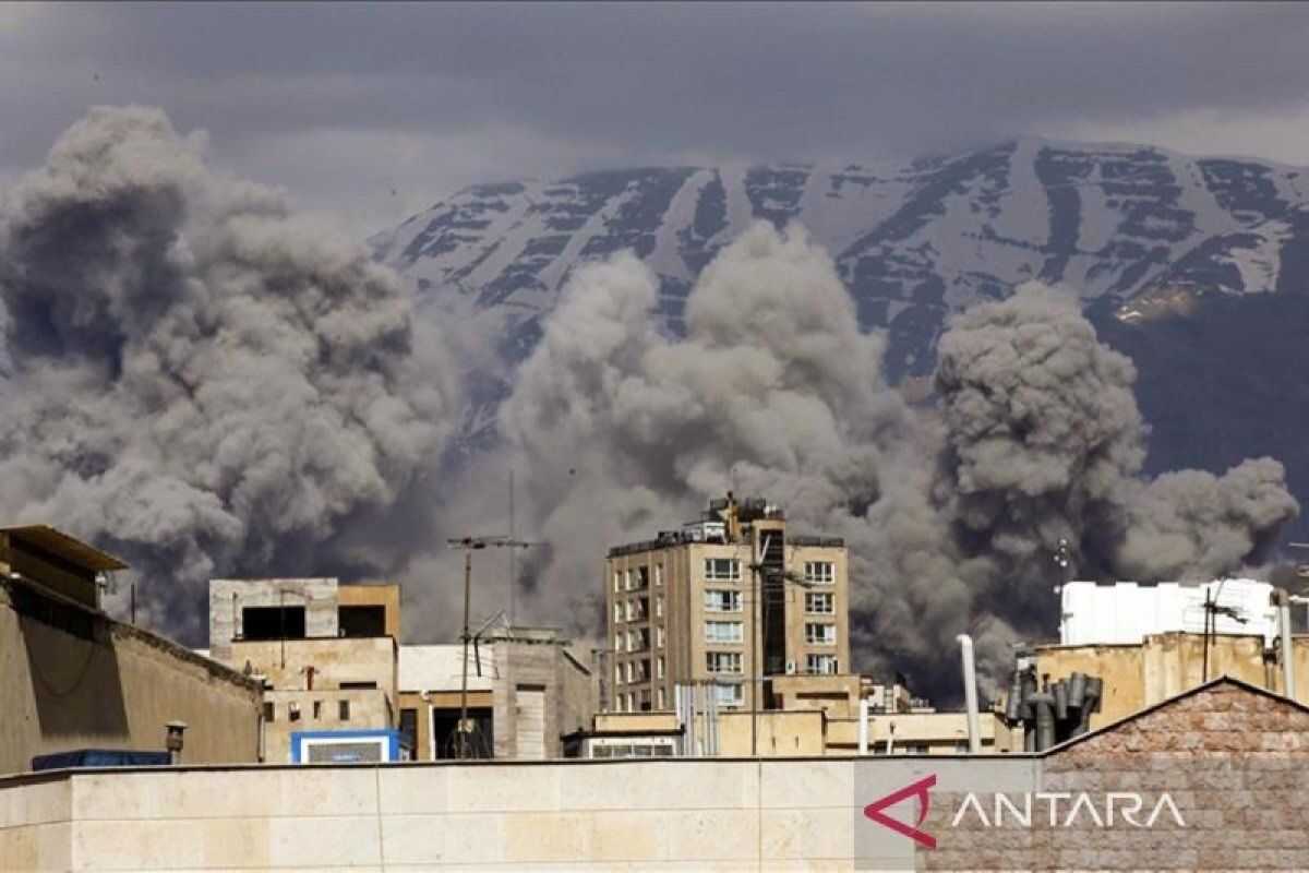 Malaysia urges its citizens to stay away from the U.S. Embassy in Doha in anticipation of an attack