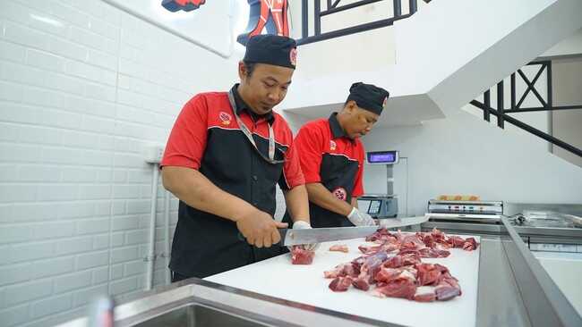 Suri Nusantara Ensures Sufficient Beef Stock Ahead of Ramadan