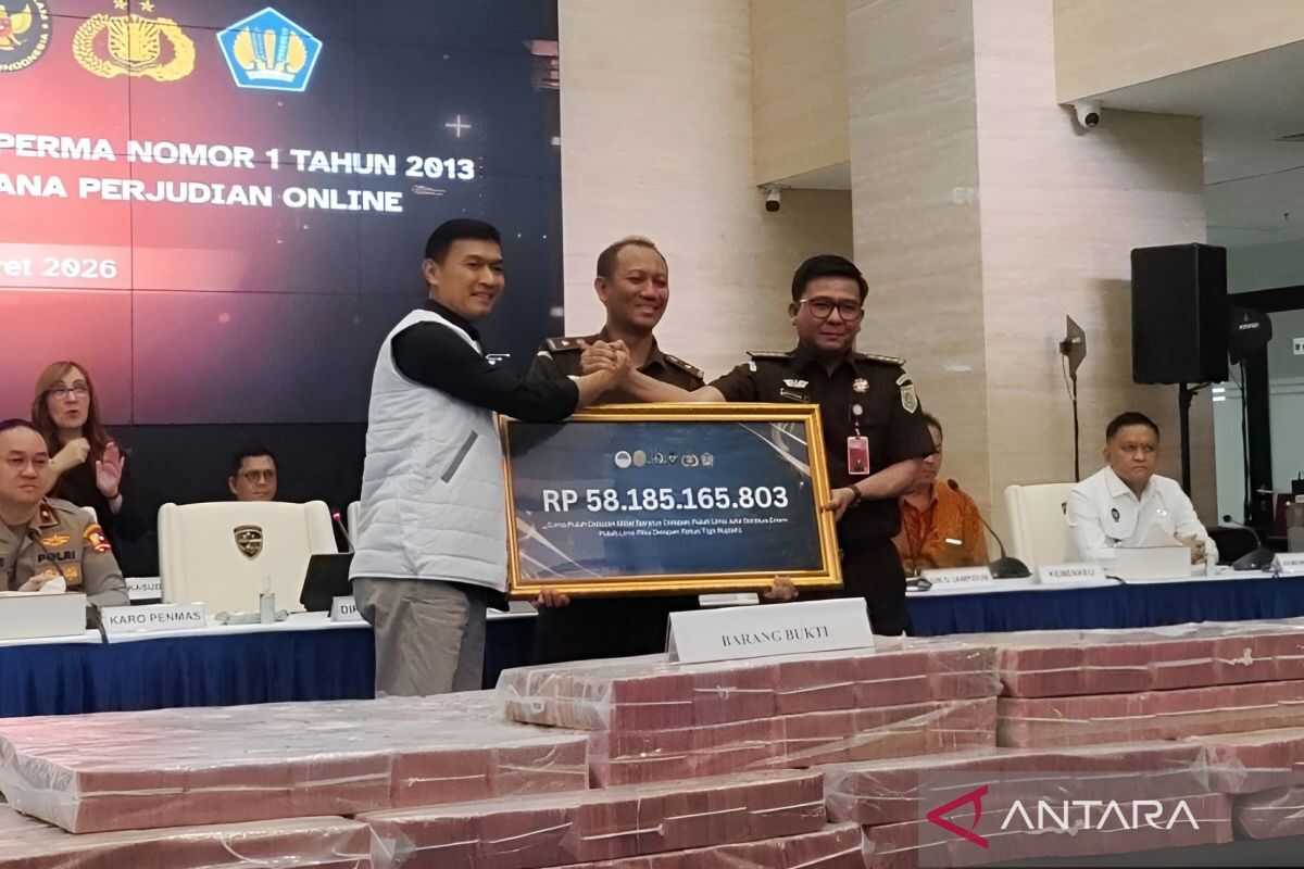 Indonesian National Police hands over Rp58.1 billion from online gambling case assets to the Attorney General's Office