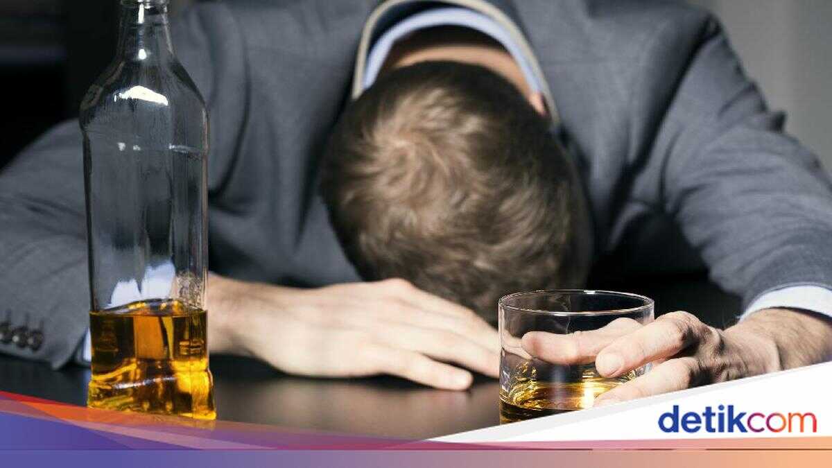 Four Klungkung PPPK Caught Drinking During Working Hours, Given a Reprimand