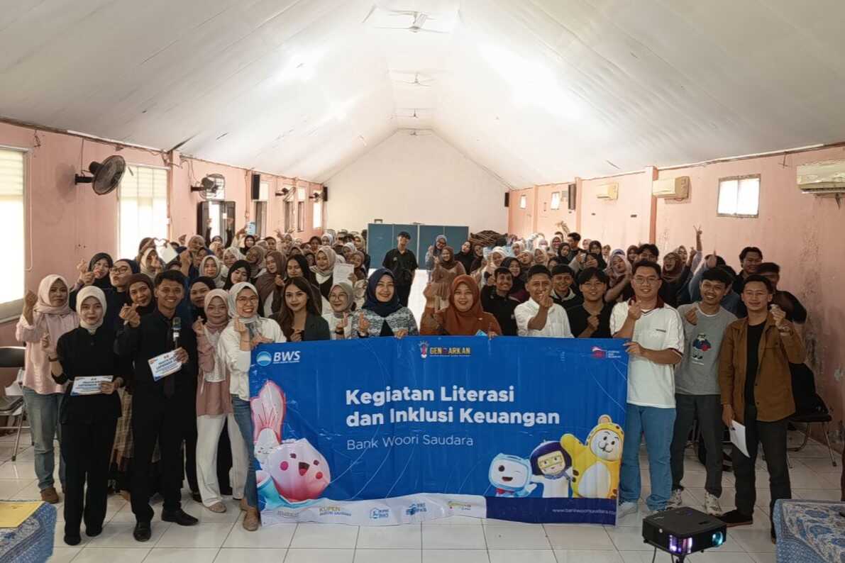 Bank Woori Saudara Emphasises Saving at Universitas Mandiri Financial Education Event