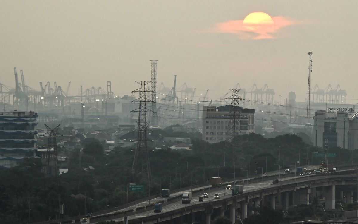 Beware: Jakarta's Air Pollution Exposure Could Shorten Life Expectancy