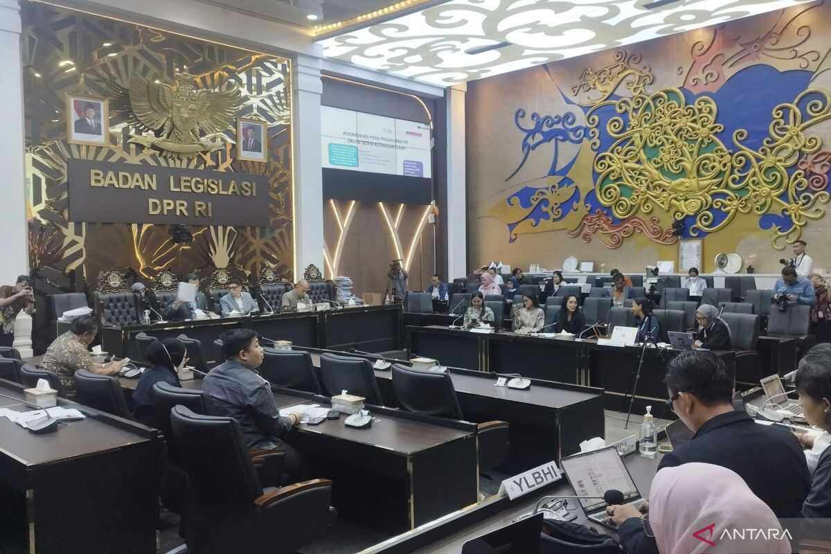 DPR Baleg says the Domestic Worker Protection Bill will require domestic worker placement agencies to have legitimate status