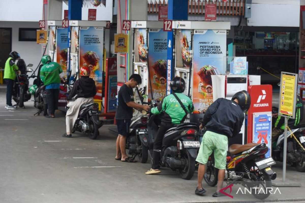 Airlangga confirms there are no plans to raise subsidised fuel prices yet
