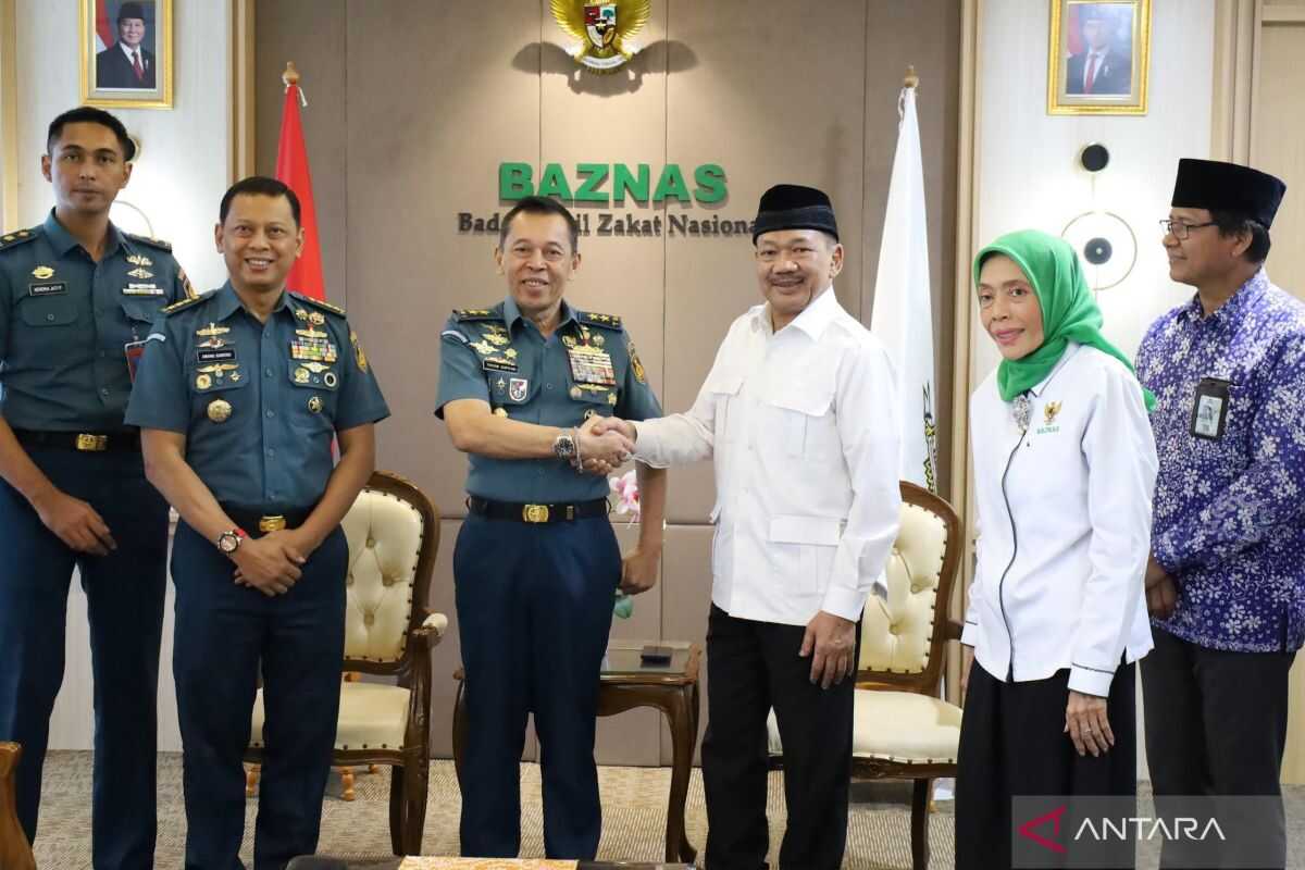 Baznas and the Indonesian Navy collaborate to offer free mudik by warship