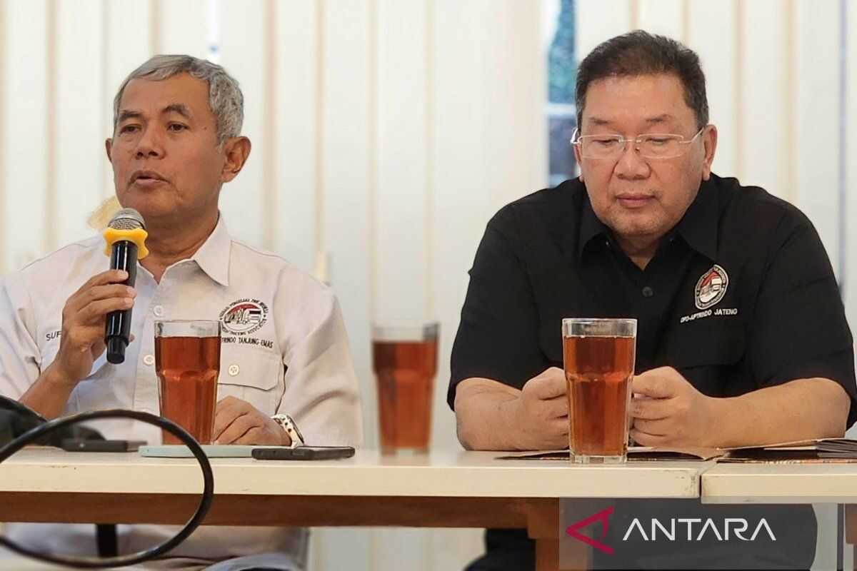 Aptrindo Tanjung Emas Semarang opposes motor vehicle tax increase in Central Java