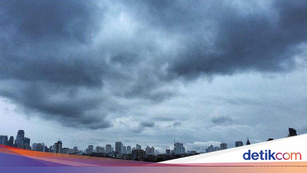 Latest positions and impacts of three tropical cyclone disturbances bearing down on Indonesia