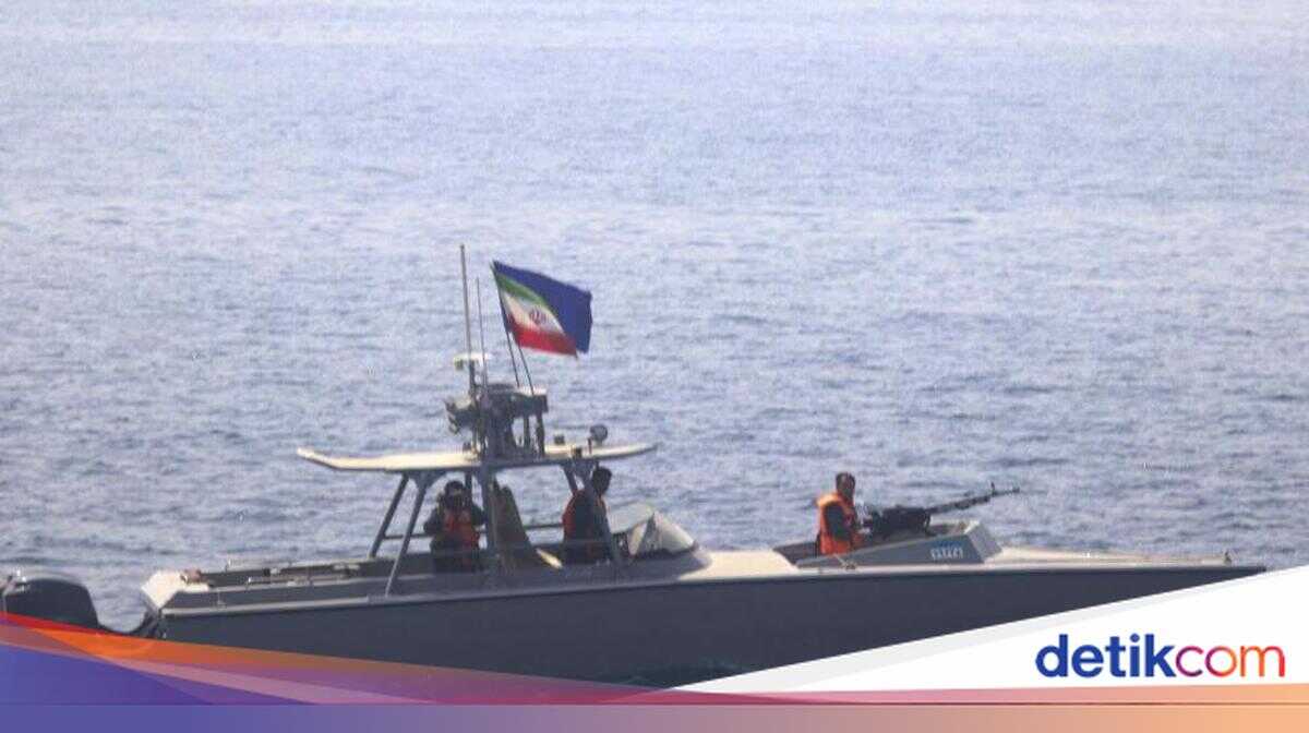 Iran's Islamic Revolutionary Guard Corps Attacks US-Flagged Tanker in Gulf Waters