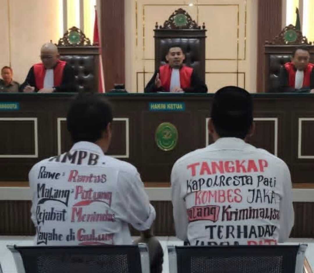Two impeachment protesters for the Pati Regent sentenced to six months' imprisonment, not to be served