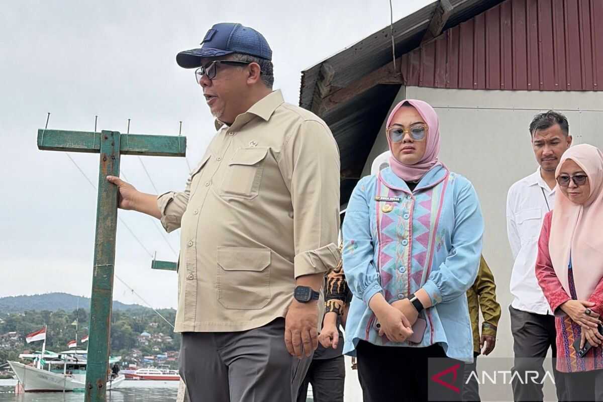 Deputy Minister for Public Housing and Public Works Visits Kendari Slums, Promises Coastal Redevelopment