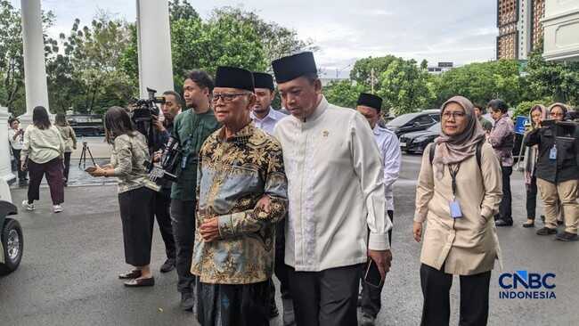 Kyai and Leaders of Islamic Organisations Gather at the Presidential Palace Ahead of Iftar with Prabowo
