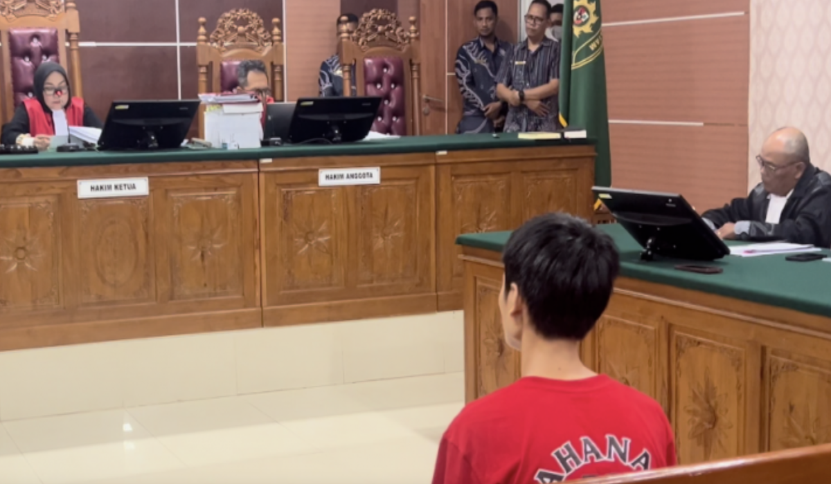 ABK Fandi Ramadhan Avoids Death Penalty with Five-Year Sentence in Two-Tonne Meth Case