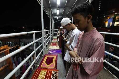 Night Prayer Through the Eyes of a Pious Child