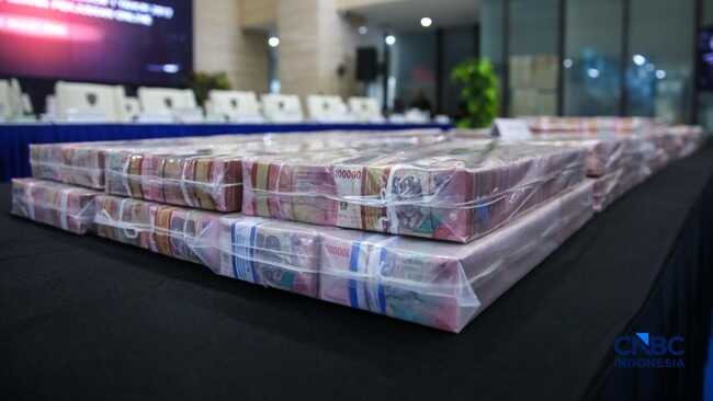 Police Find Numerous Online Gambling Accounts, Send Message to Banks