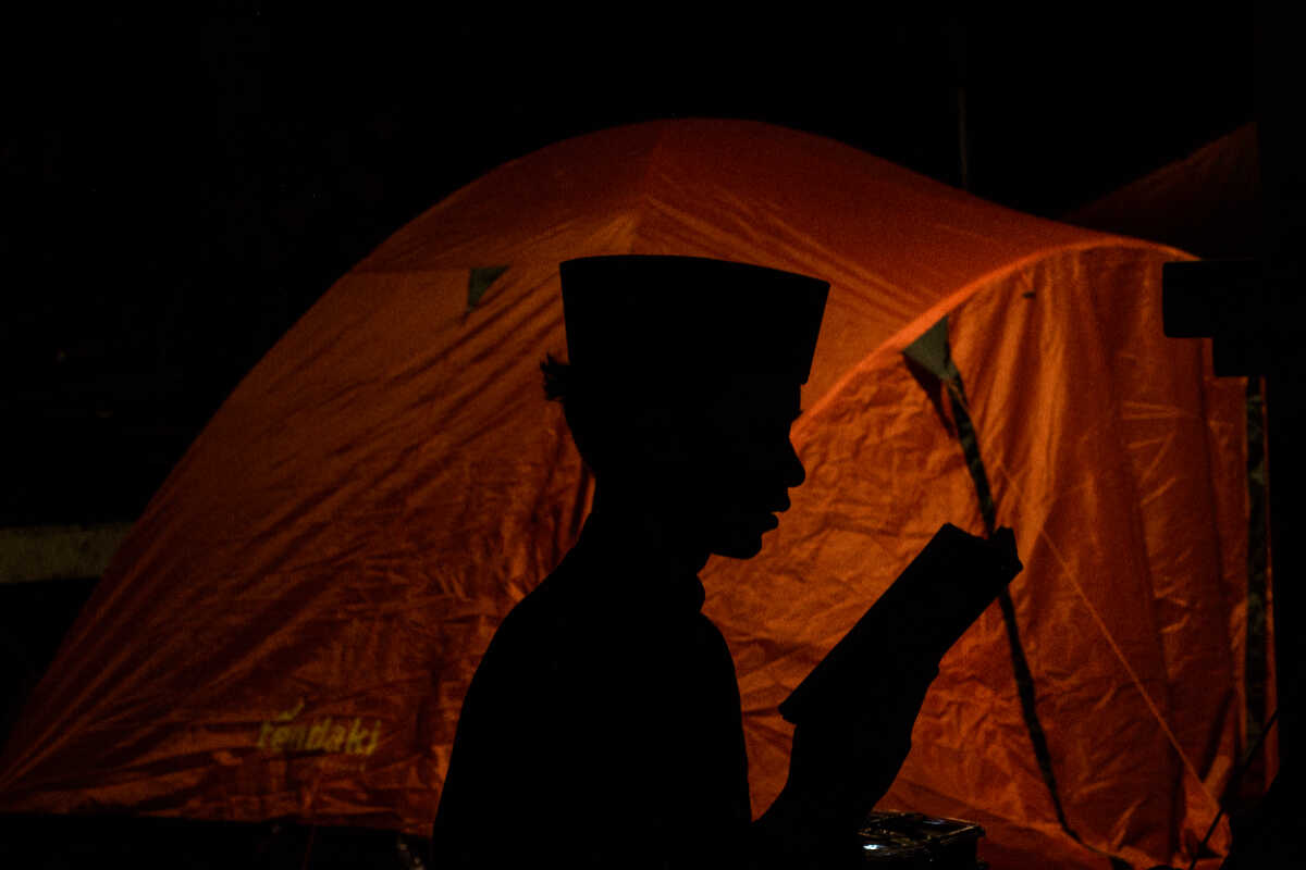 Six Signs of Those Who Attain the Night of Lailatul Qadar