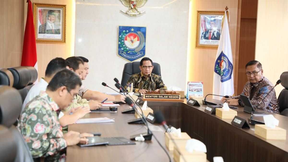 Tito Aims to End Sumatra Refugees Living in Tents Before Eid al-Fitr