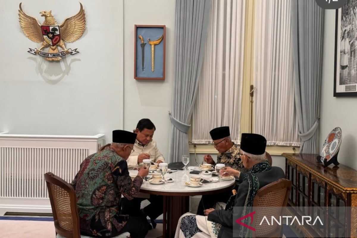 Prabowo Breaks Fast with Muhammadiyah, NU, and MUI Leaders at the Istana