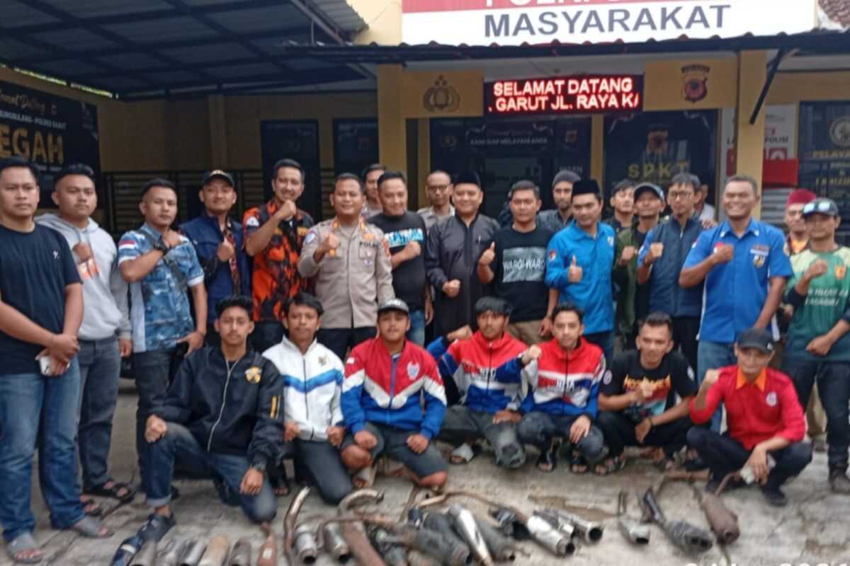 Garut Youth Group Volunteers to Hand Over Noisy Motorcycle Exhausts to Police
