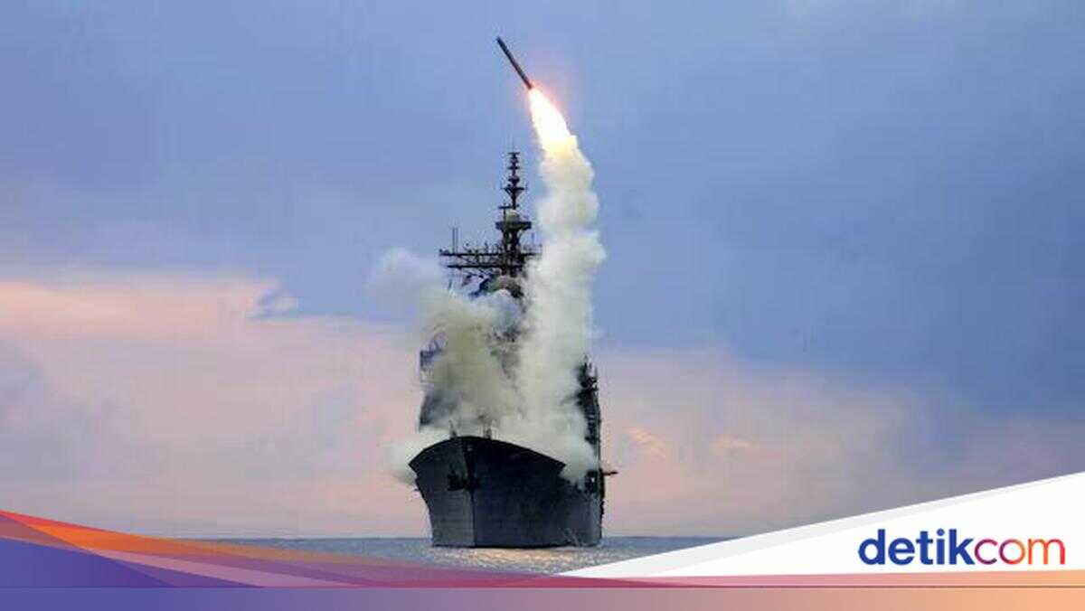 Iran's Revolutionary Guards attack leaves US tanker burning