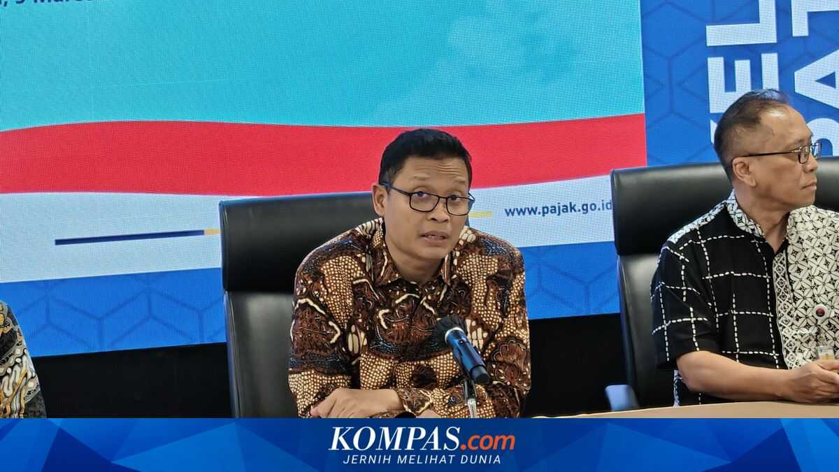 Tax Chief Chases Tax Payments After Fitch Cuts Indonesia's Credit Rating Outlook