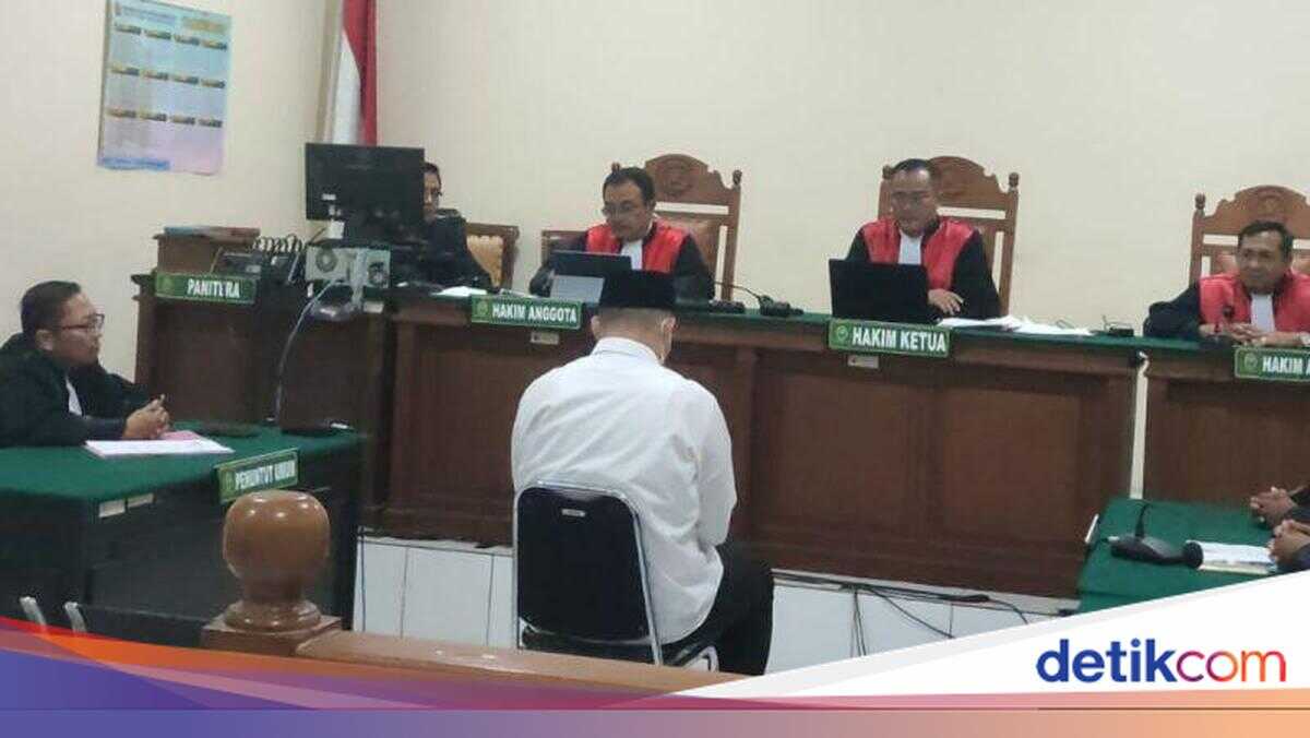Diponegoro University Law Student Who Edited Explicit Photos with AI Sentenced to One Year in Prison