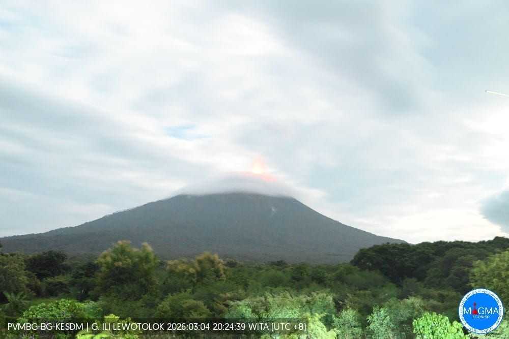 Ili Lewotolok Volcano Remains on Alert; Residents Urged to Stay 2 Kilometres from the Centre of Activity