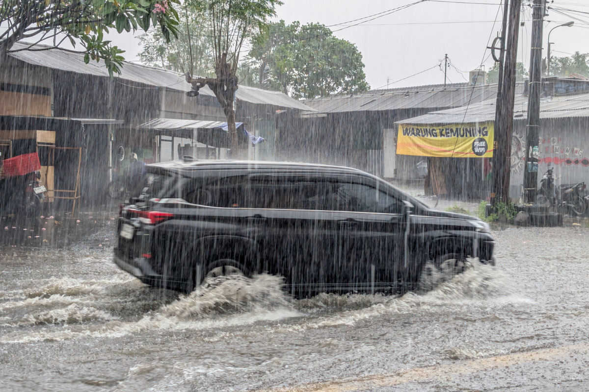 Extreme Weather Warnings In Place Across Bali's Top Tourism Destinations