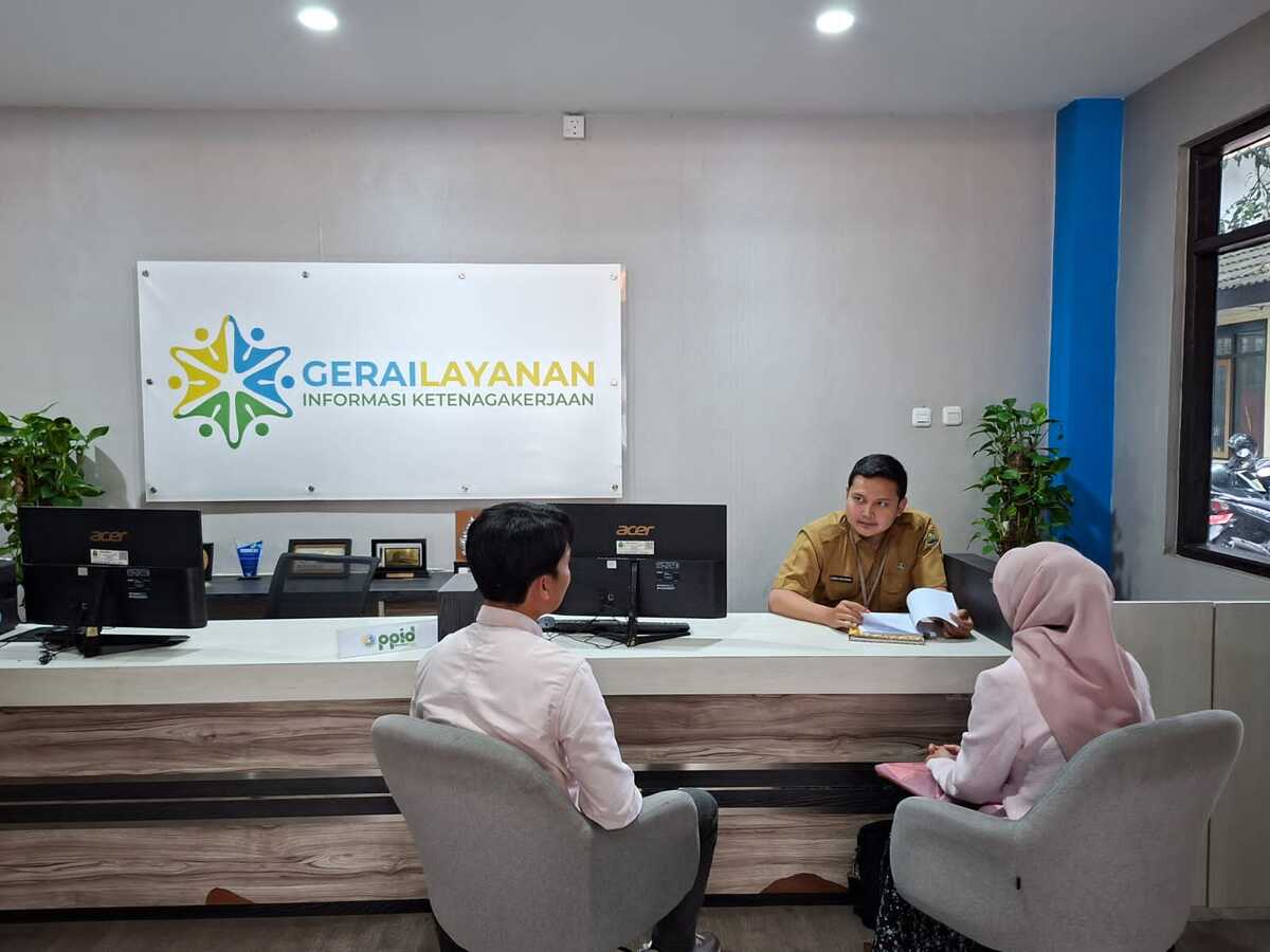 West Java Provincial Government and Bandung City Government Establish THR Service and Complaint Posts