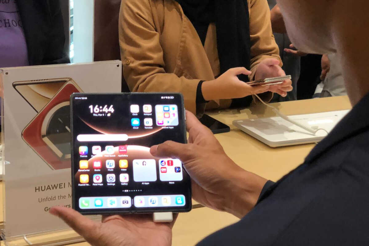 Huawei Mate X7 Officially Unveiled, Foldable Smartphone with Ultra-Wide and Telephoto Macro Camera