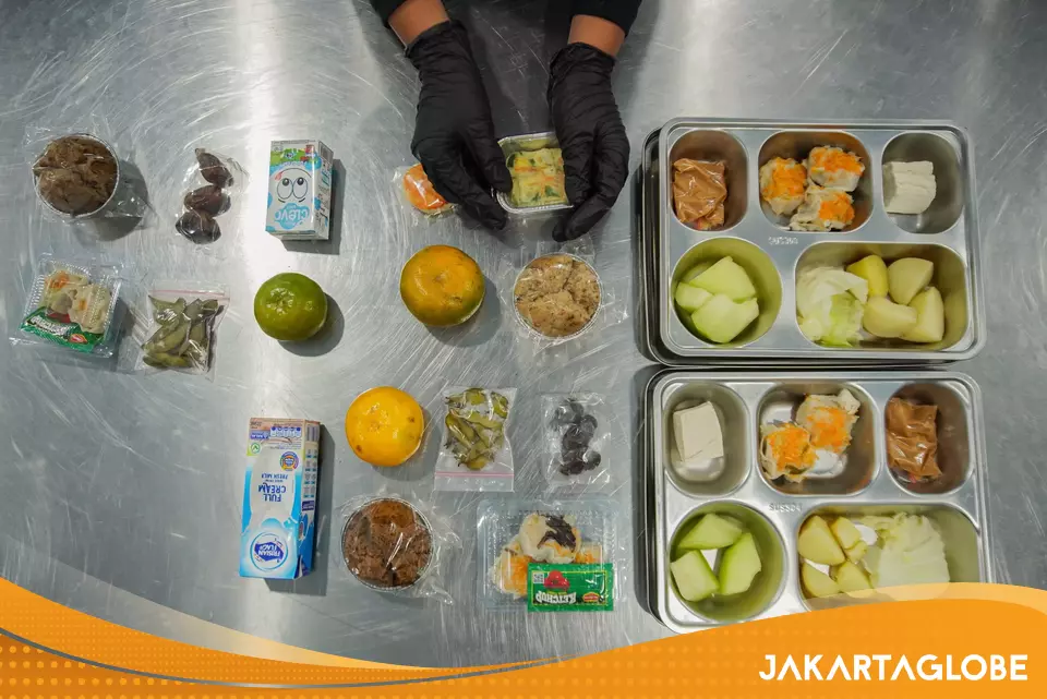 Fitch Downgrade Won't Stop Indonesia's $19.8 Billion Free Meal Program - Jakarta Globe