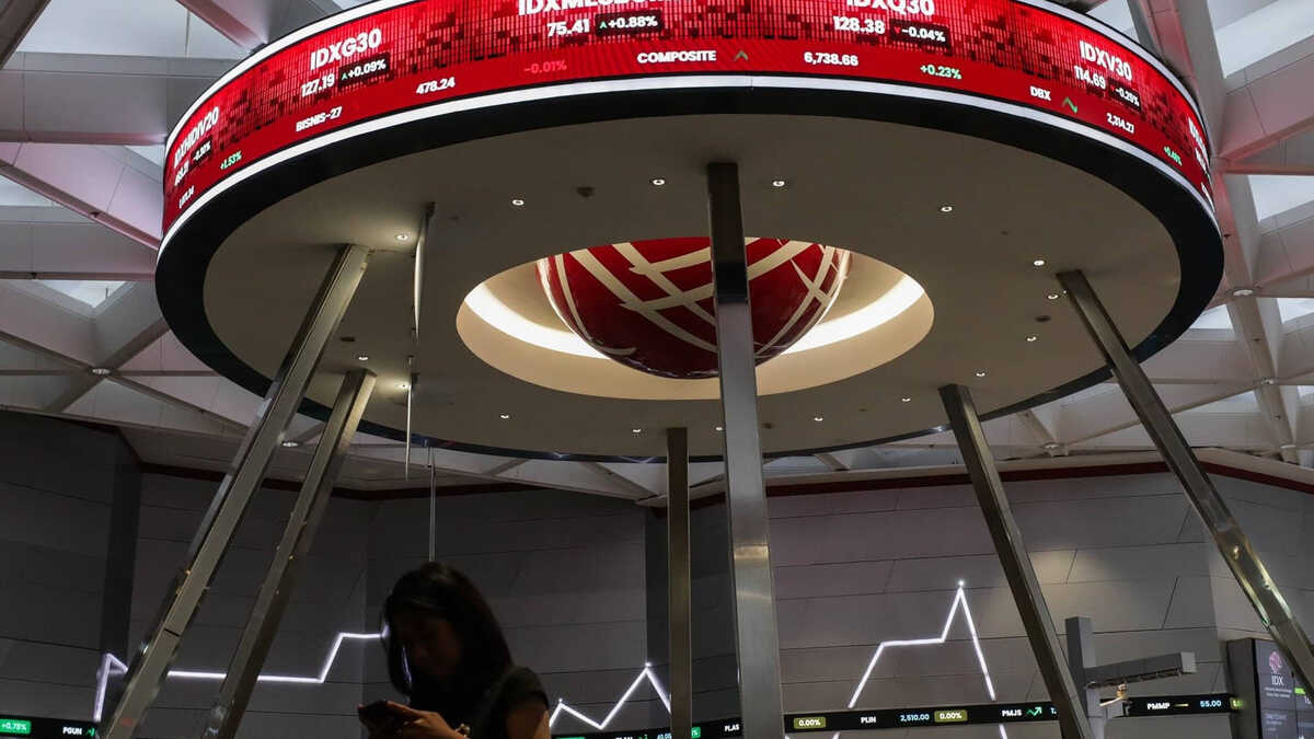 IHSG at 2026's lowest level as strict screening of healthy stocks begins - Bisnis Indonesia Premium