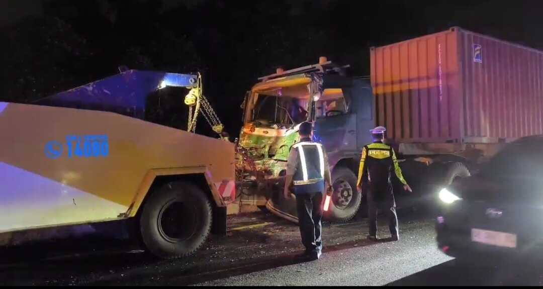 Two Dead as Container Truck Brake Failure Triggers Chain Collision on Cipularang Toll Road at KM 93B
