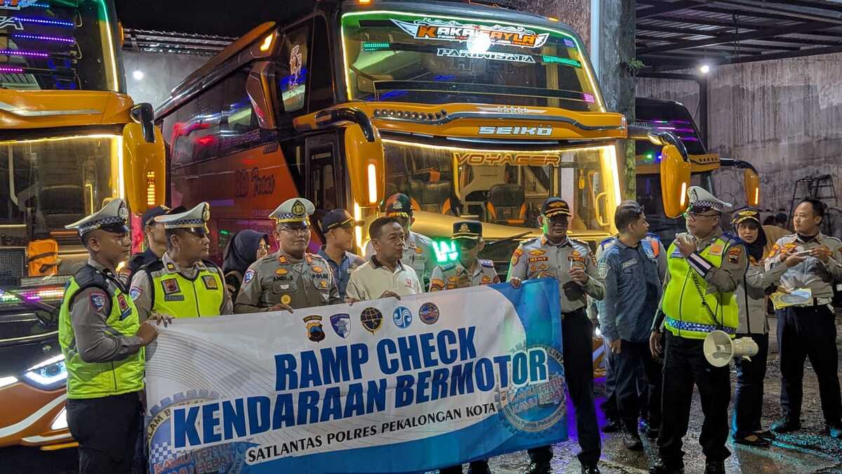 Pekalongan Bus Fleets Ramp-Checked Ahead of Mudik Period
