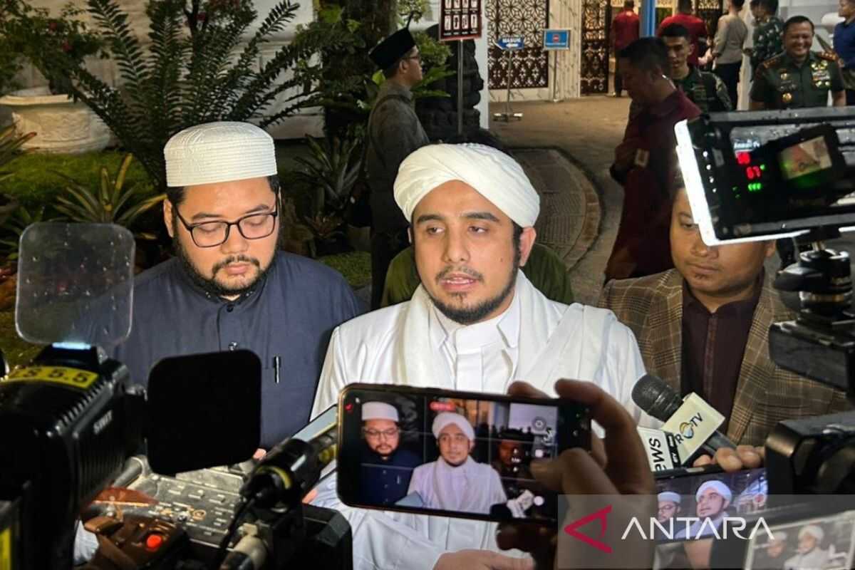 FPI hands letter to Prabowo urging Indonesia to withdraw from BoP