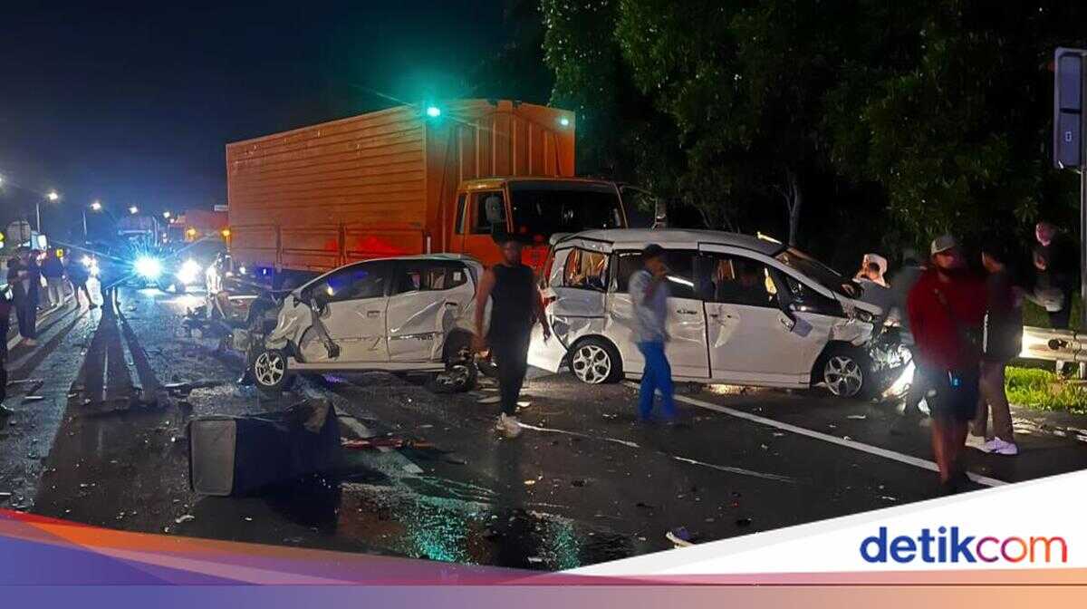 7 Facts About a 10-Vehicle Pile-Up on the Cipularang Toll Road That Claimed Two Lives