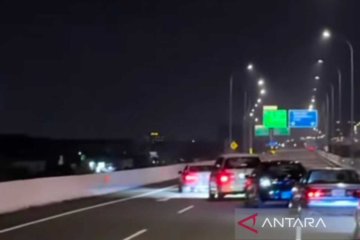 Police identify vehicles carrying out zigzag stunts on the toll road