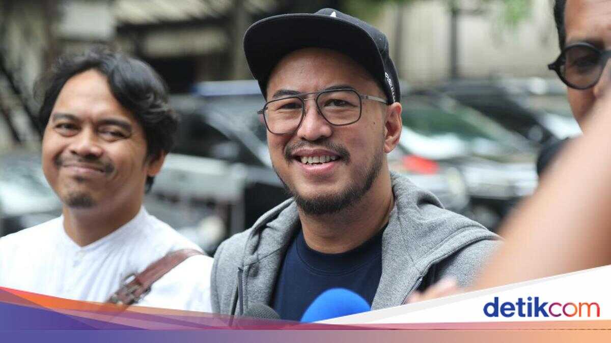 Police to Re-Question Pandji Pragiwaksono Over Toraja Adat Joke Case