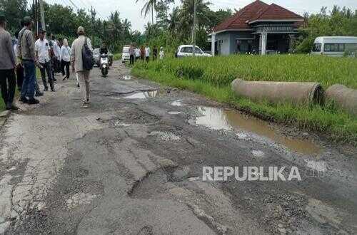 Ahead of Lebaran Mudik, Provincial Roads in DIY Damaged as DIY Government Admits Budget Is Only Enough for Patching