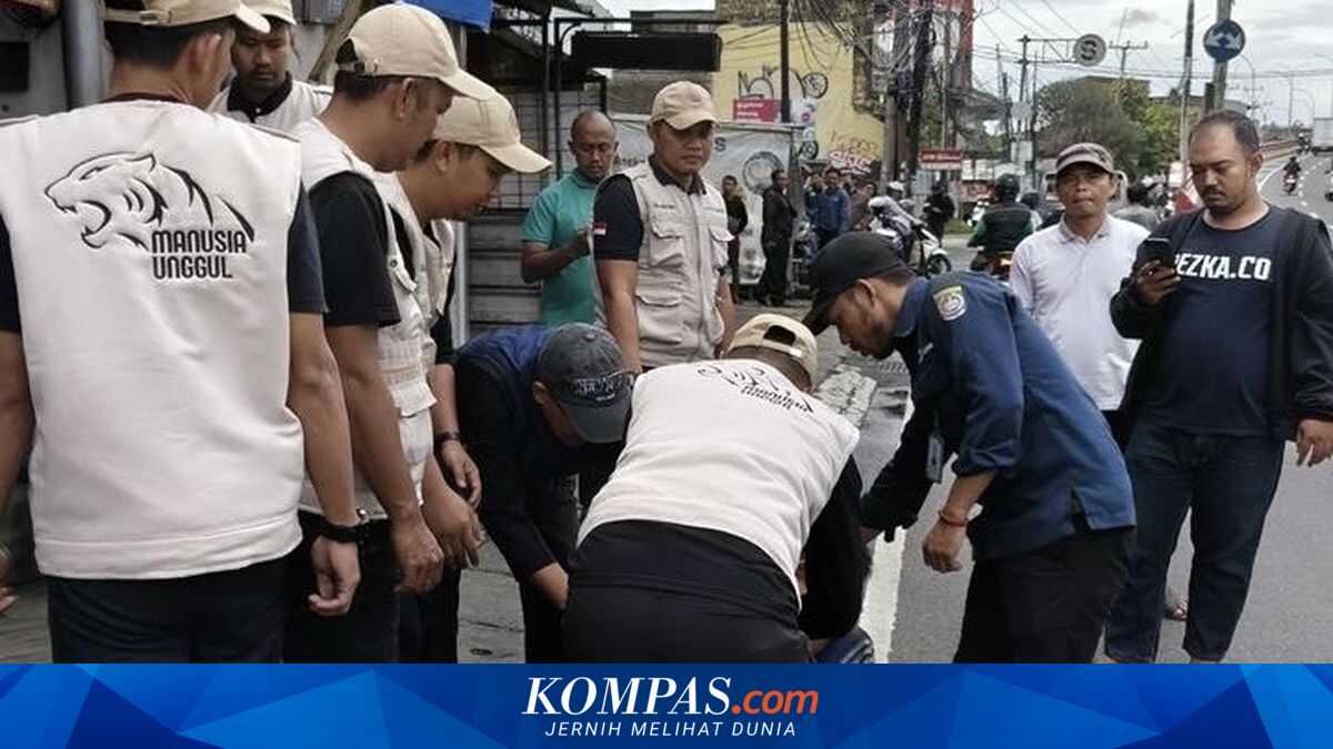 Depok man with mental illness goes on rampage, shatters car window; taken to psychiatric hospital