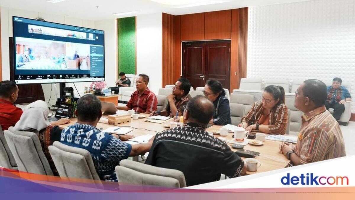 Thousands of PPPK vent fears to NTT Governor over possible dismissal