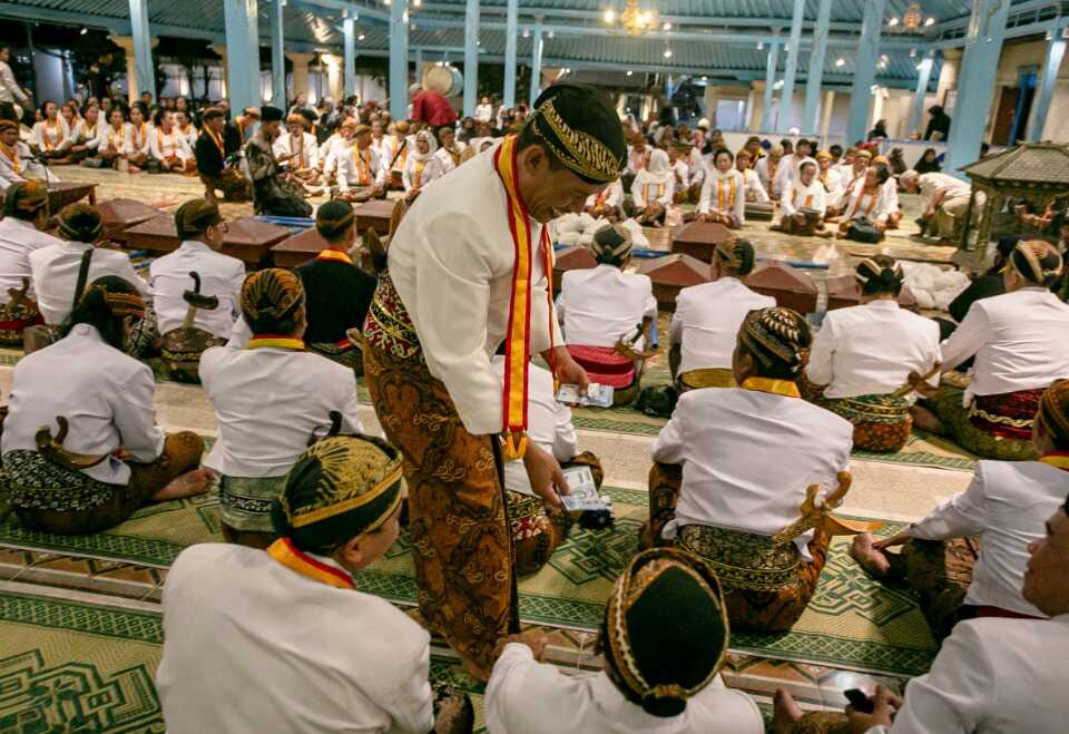 Intention for Zakat al-Fitr for Sons and Daughters: Arabic, Latin, and Its Supplications