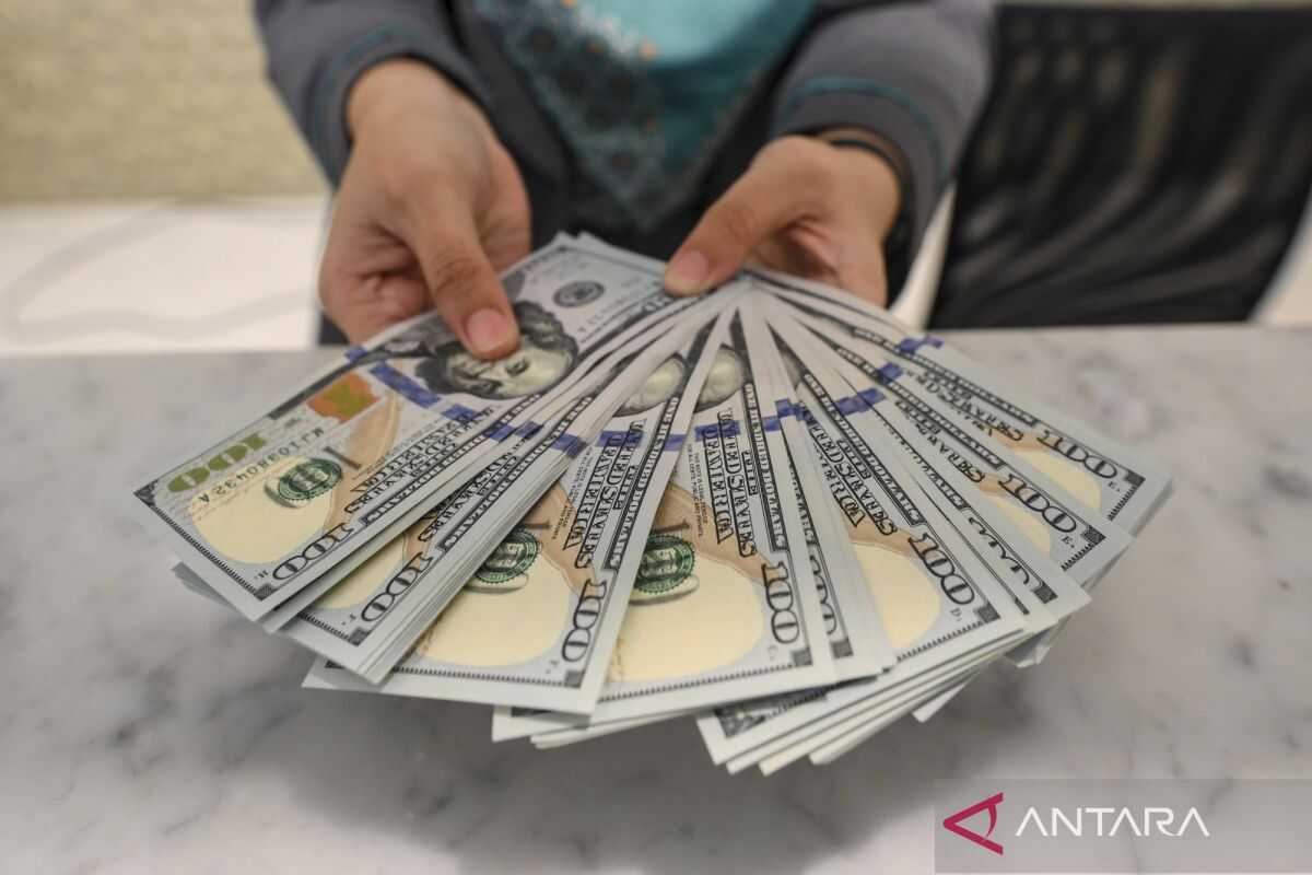 Rupiah melemah seiring pelaku pasar wait and see data tenaga kerja AS