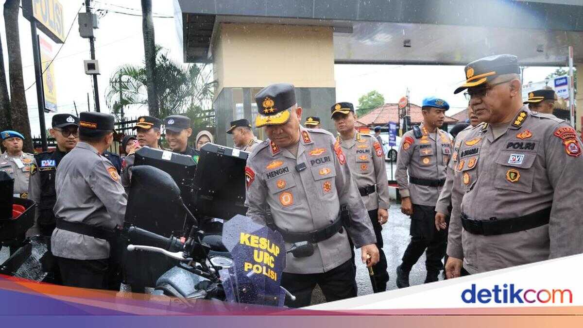 Banten Police Chief Checks Vehicle Readiness for Ketupat Operation, Hopes No Obstacles