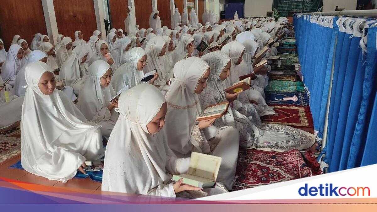 7 Examples of Nuzulul Quran Event Arrangements in Mosques That Are Devout and Islamic