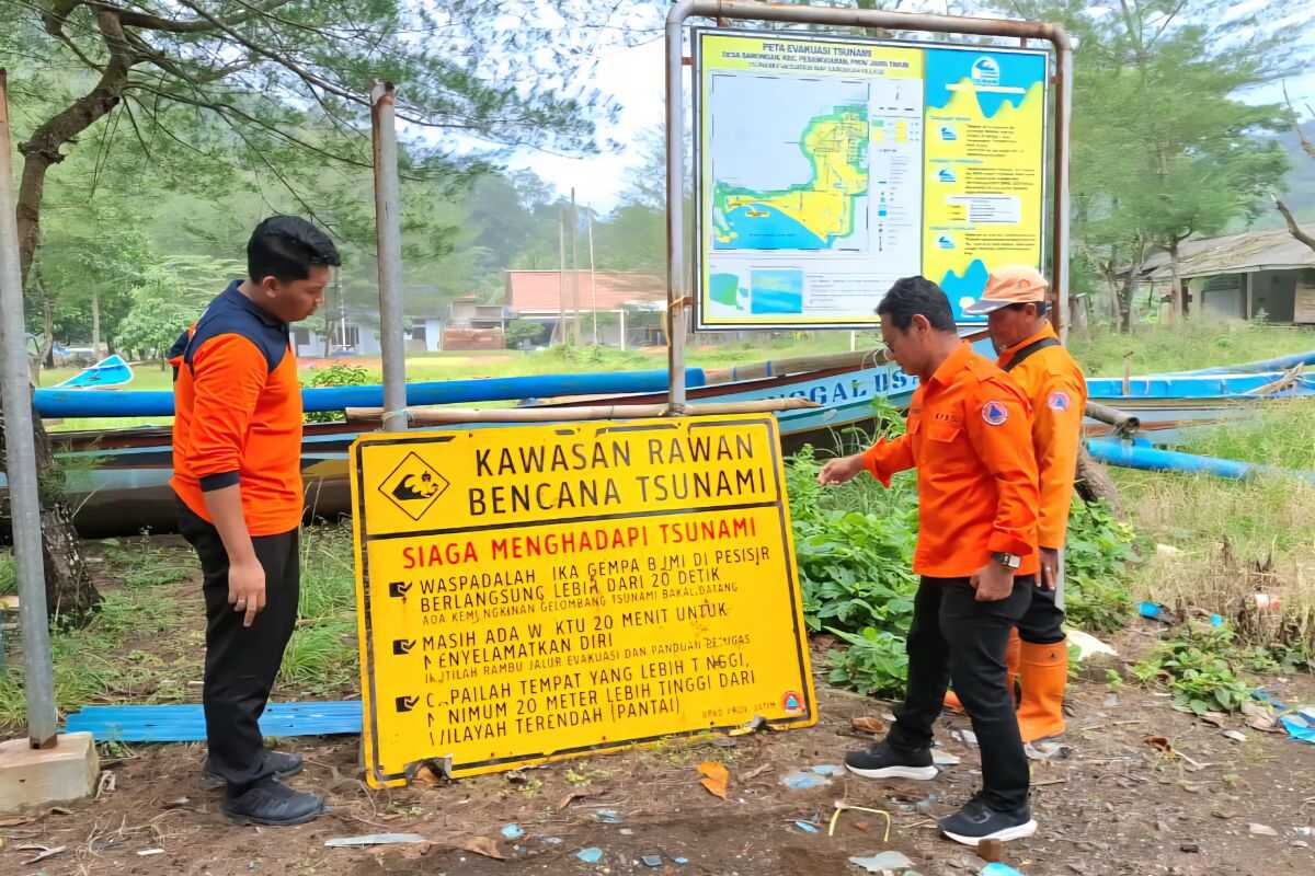 BPBD East Java checks EWS to ensure it operates during extreme weather